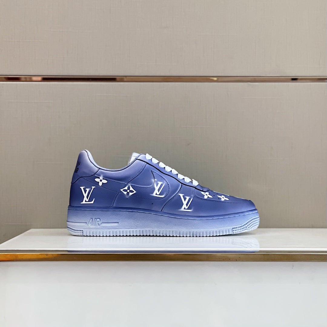 LU Sneakers