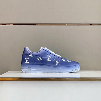 LU Sneakers