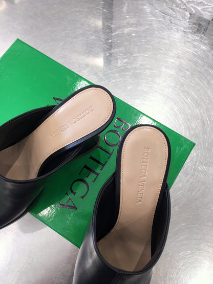BOT VENET Stack Mule  Sandals