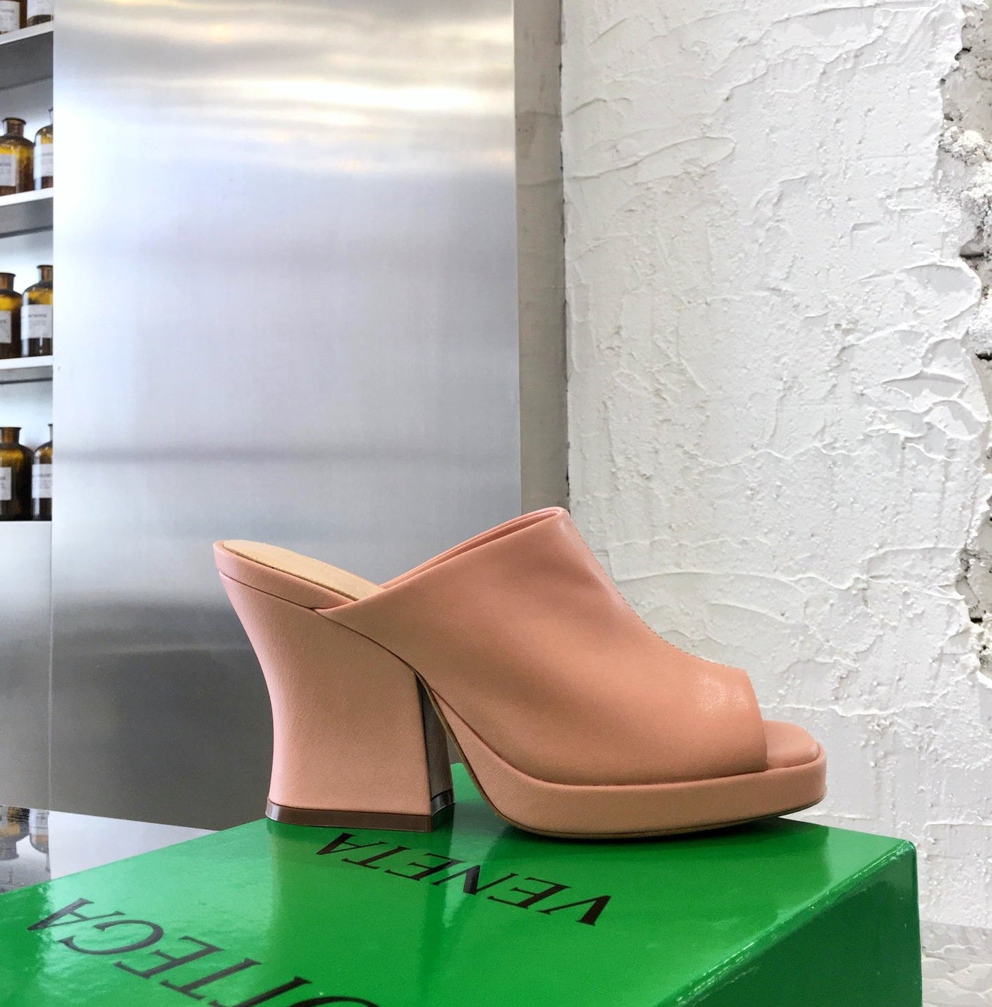 BOT VENET Stack Mule  Sandals
