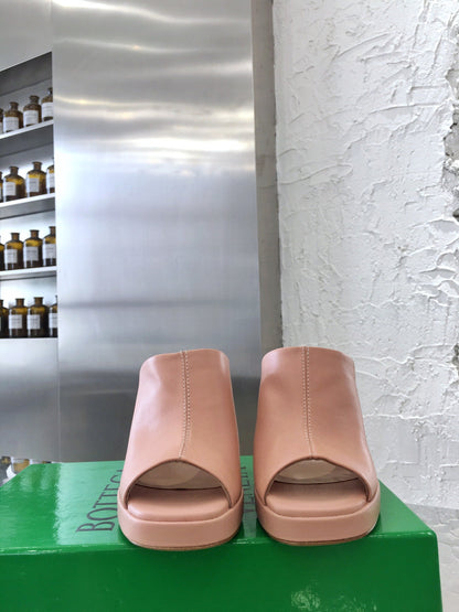 BOT VENET Stack Mule  Sandals