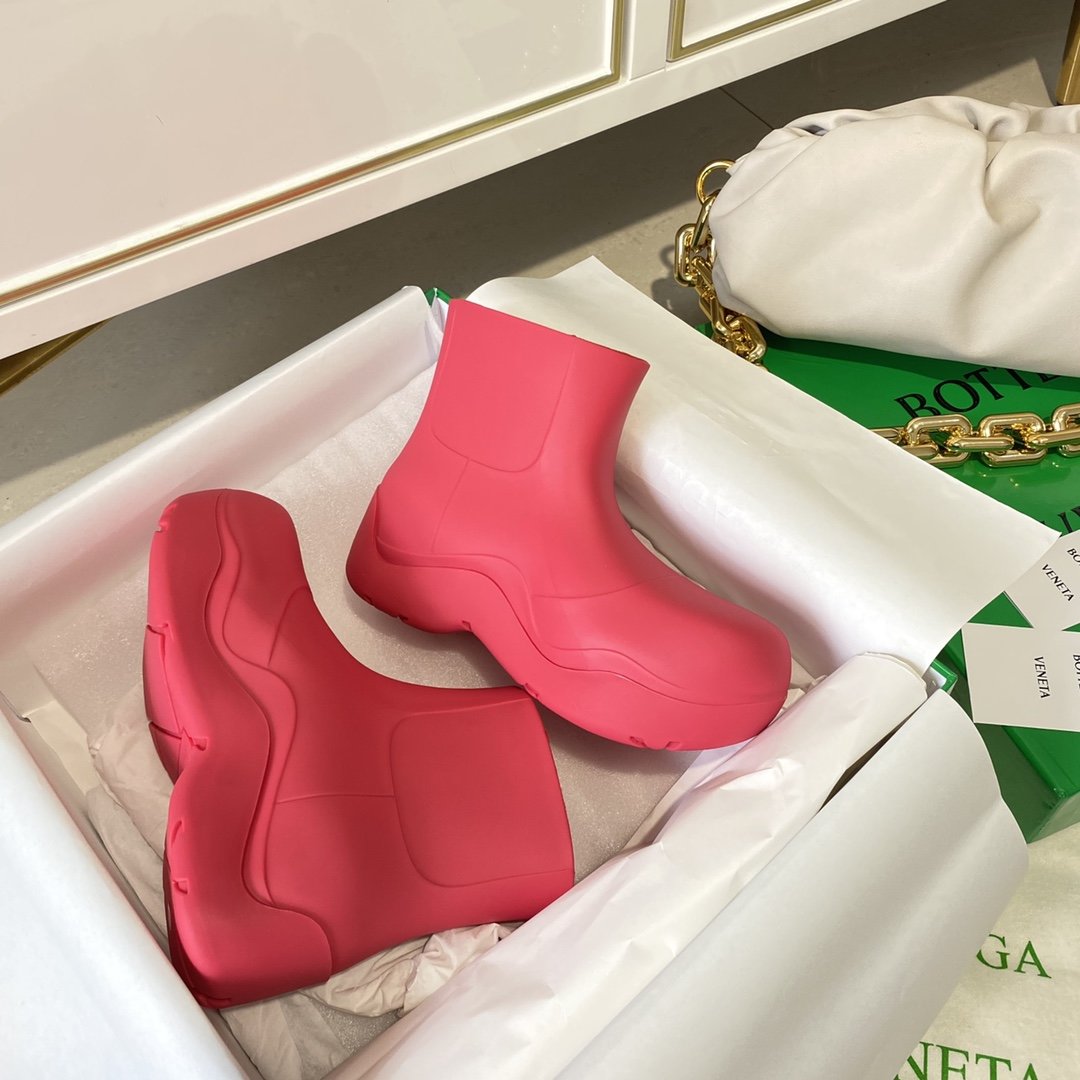 Bot Venet Puddle Boots Croc Fuchsia