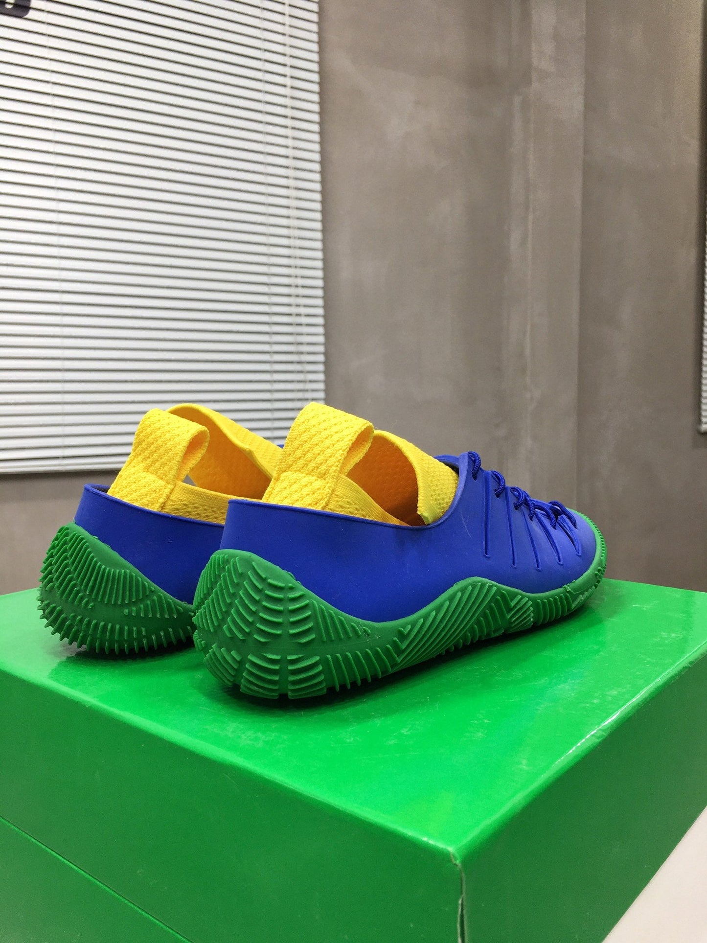 BOT VENET  Sneakers Trainers
