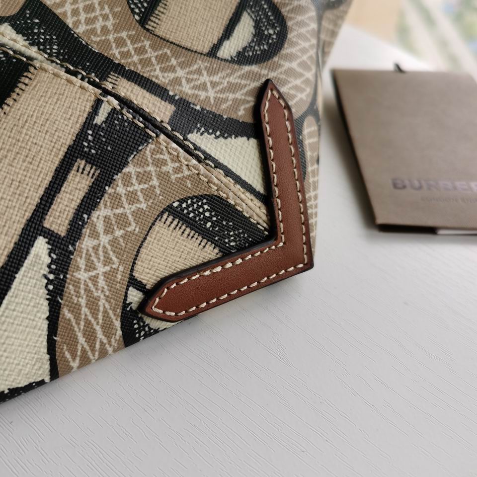 *BURBBER Tote Bag Brown