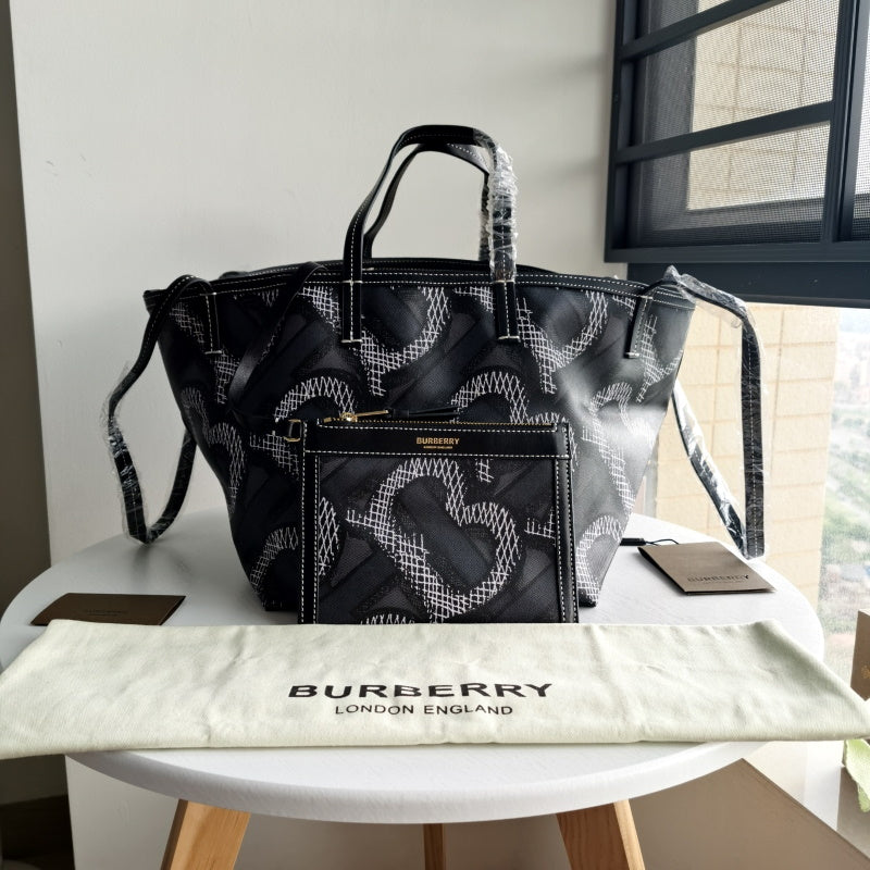 *BURBBER Tote Bag Black