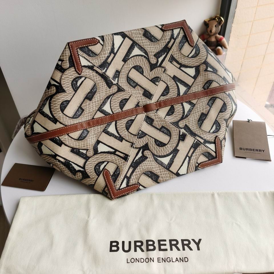 *BURBBER Tote Bag Brown