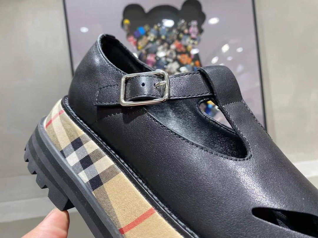 *BURBBER Shoes Wedge