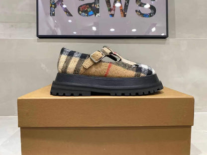 *BURBBER Shoes Wedge