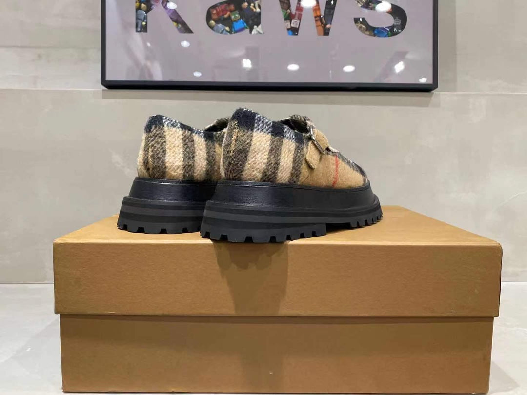 *BURBBER Shoes Wedge