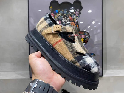 *BURBBER Shoes Wedge