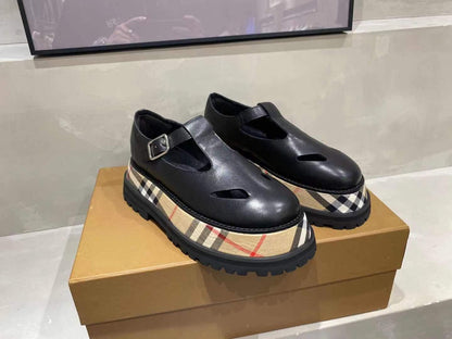 *BURBBER Shoes Wedge