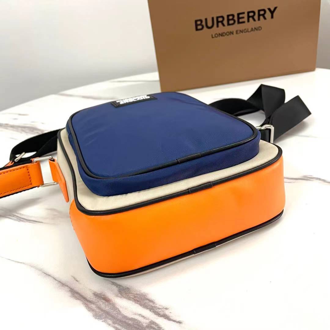 *BURBBER Messenger   Bag  22 CM
