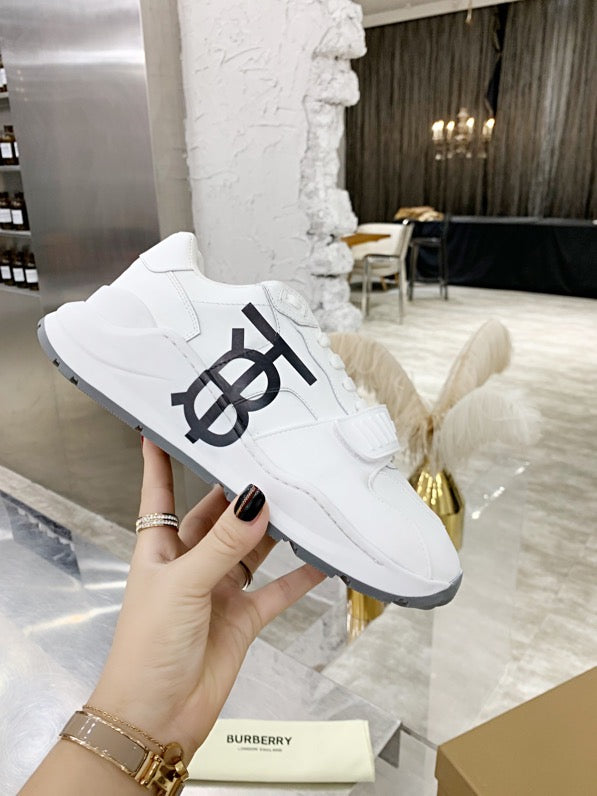BURBERRY  Sneakers 2 Color 's