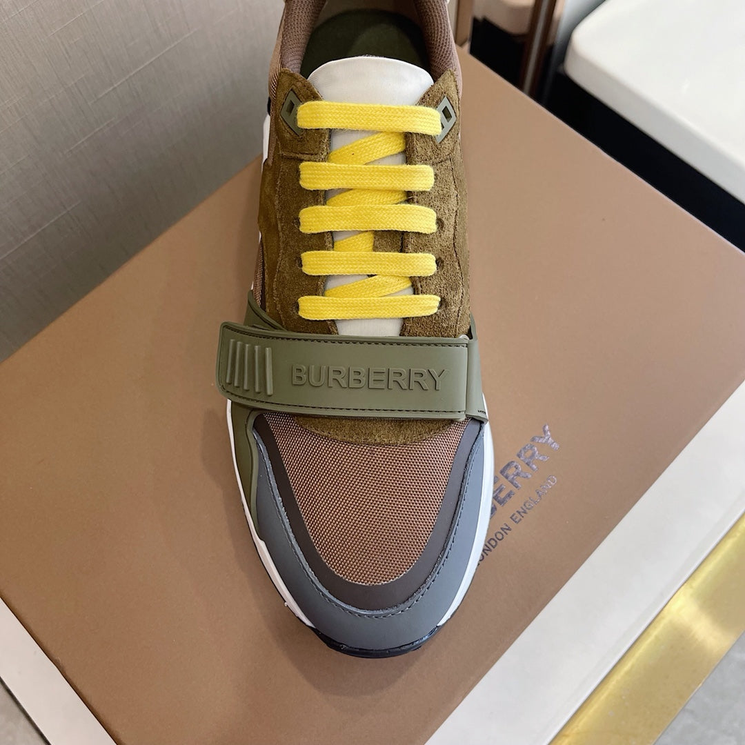 *BURBBER Sneakers Runner