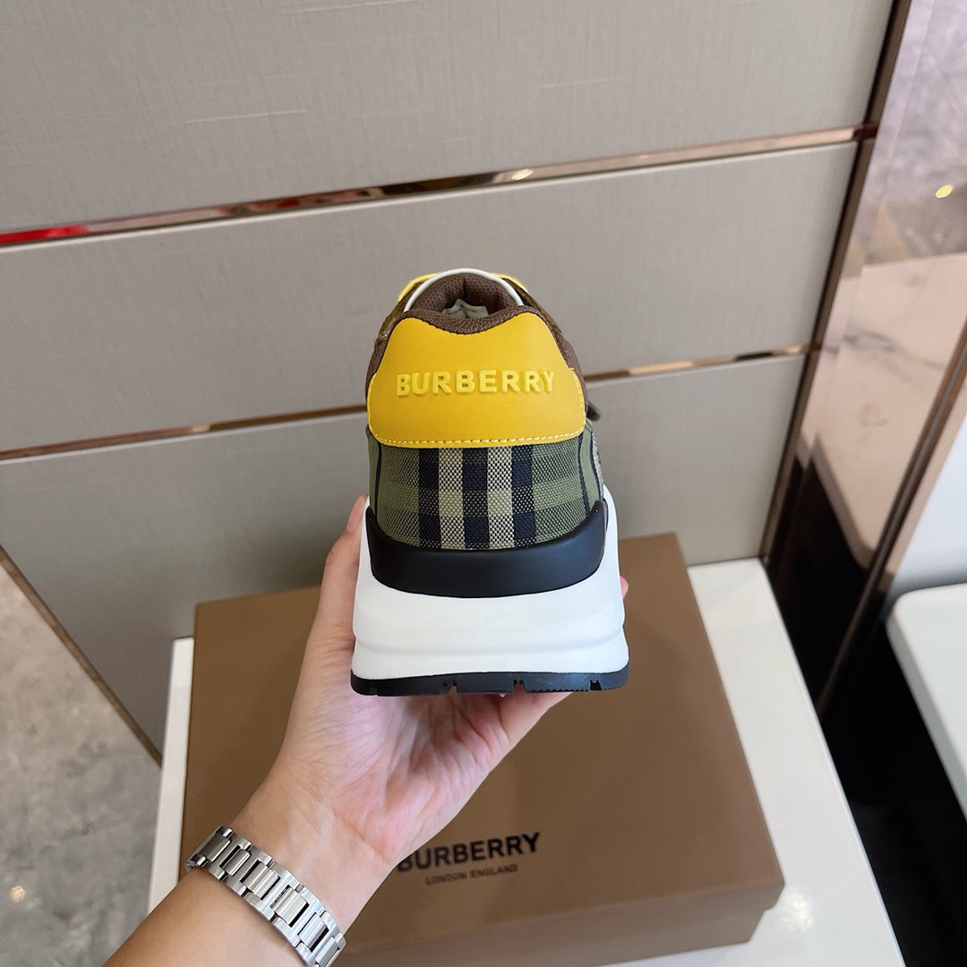 *BURBBER Sneakers Runner