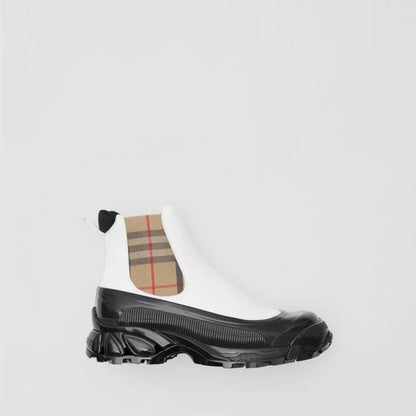 *BURBBER Boots  White