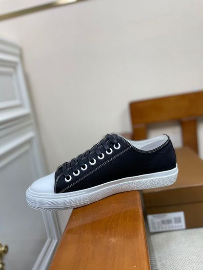*BURBBER Sneakers