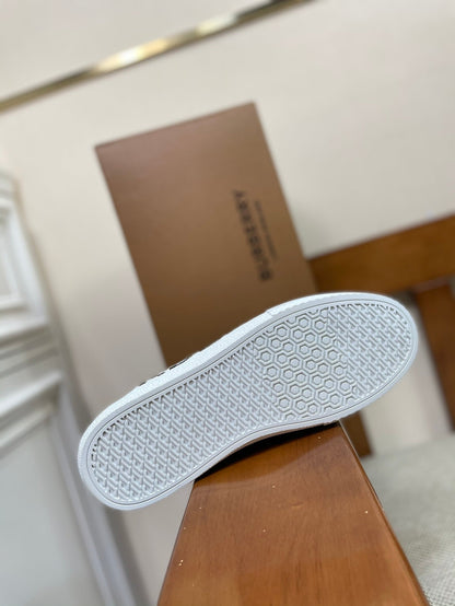 *BURBBER Sneakers