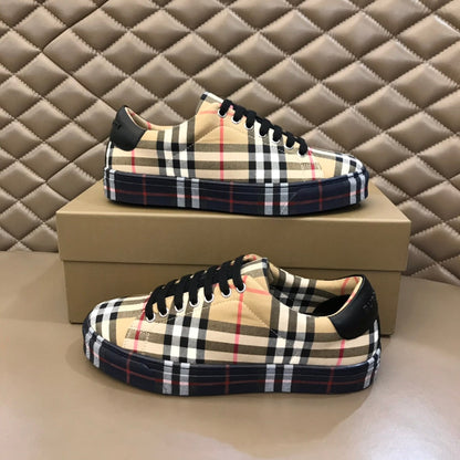 *BURBBER  Sneakers Run Away