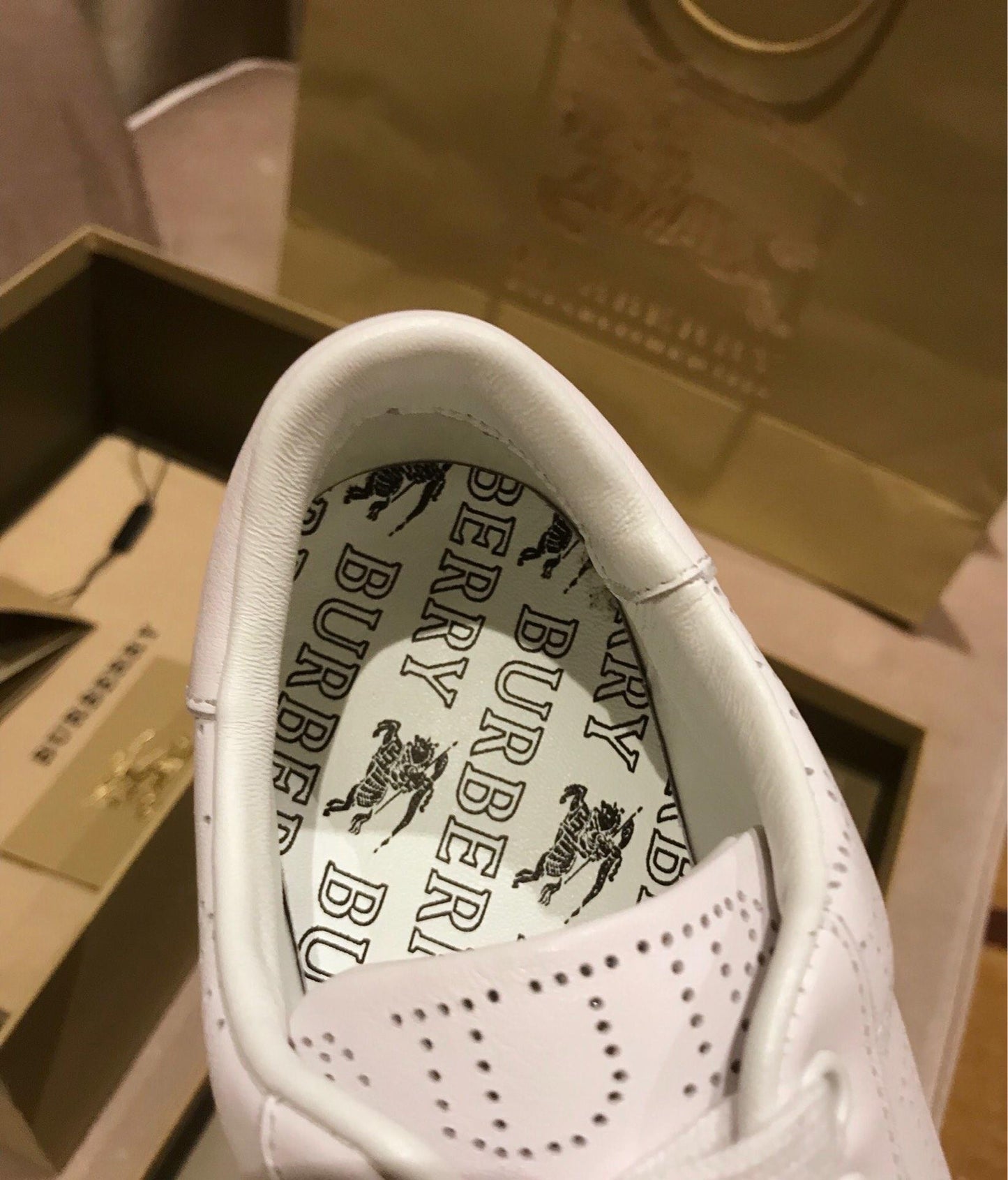 *BURBBER Sneakers White
