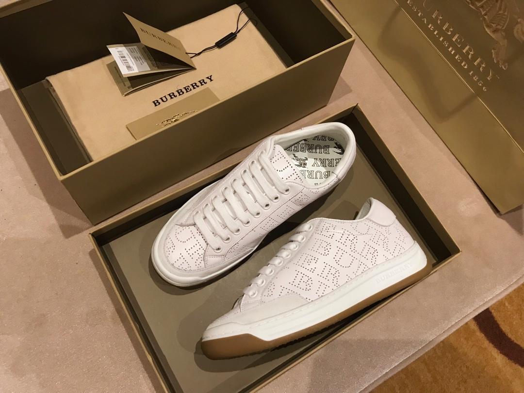 *BURBBER Sneakers White