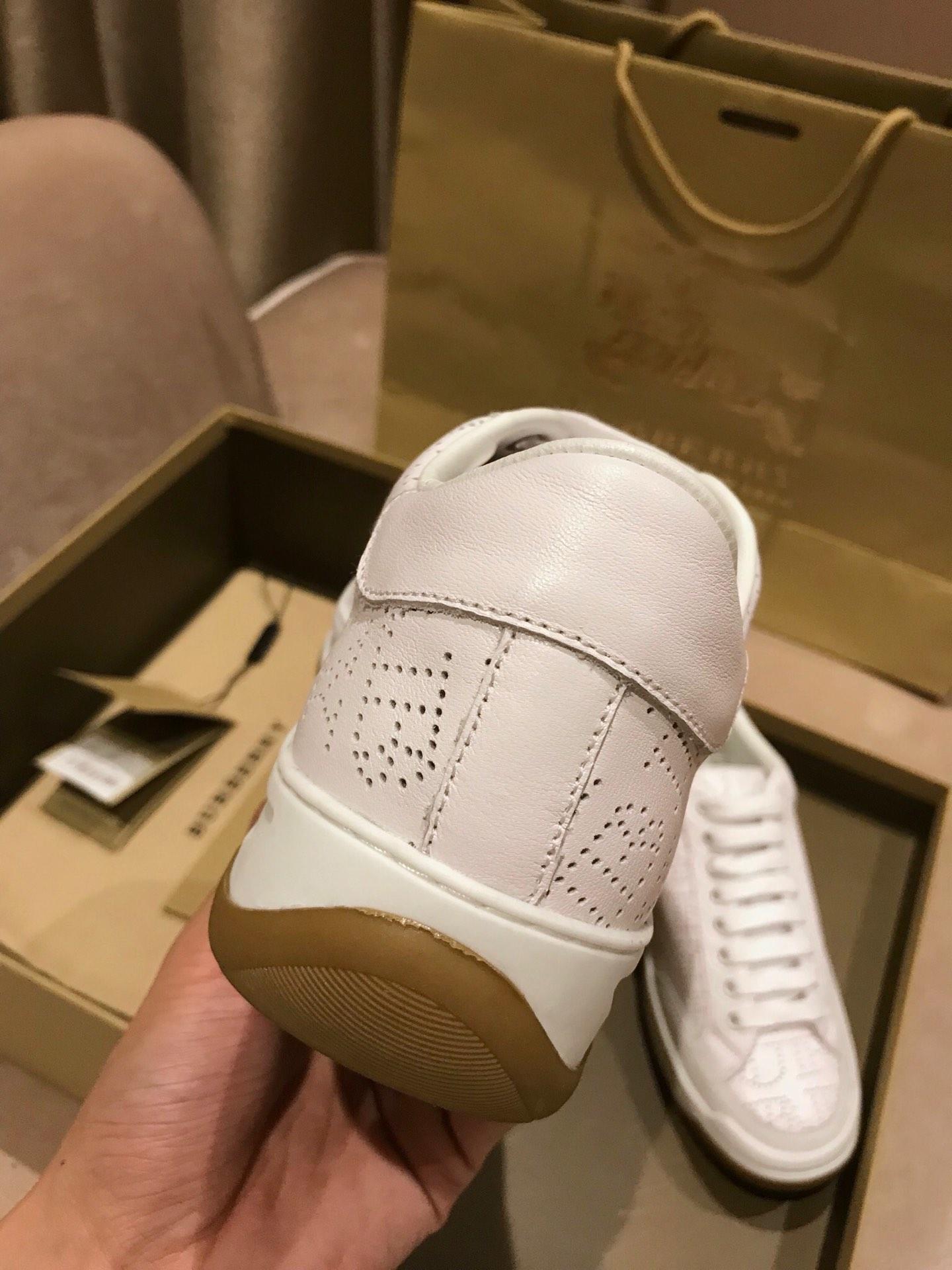 *BURBBER Sneakers White