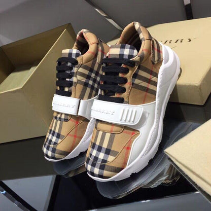 *BURBBER Sneakers White