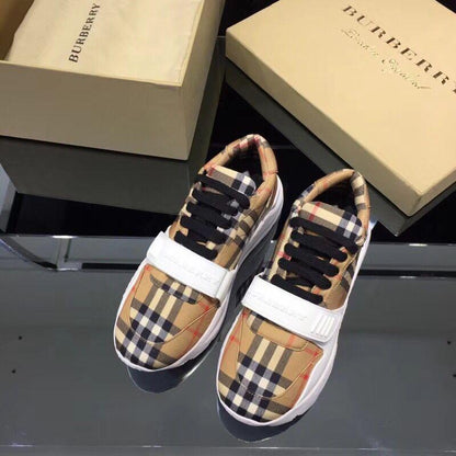 *BURBBER Sneakers White