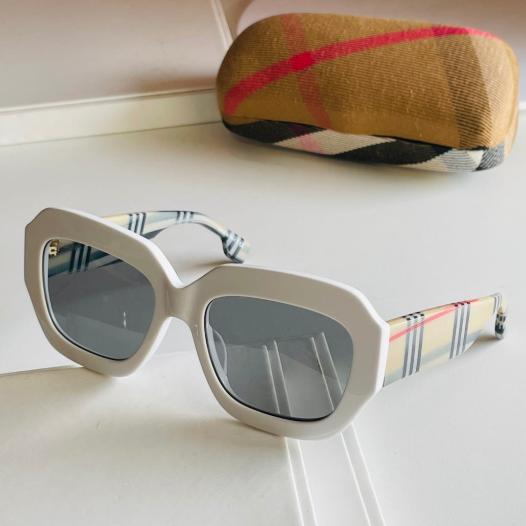 *BURBBER Sunglasses 6 Color 's