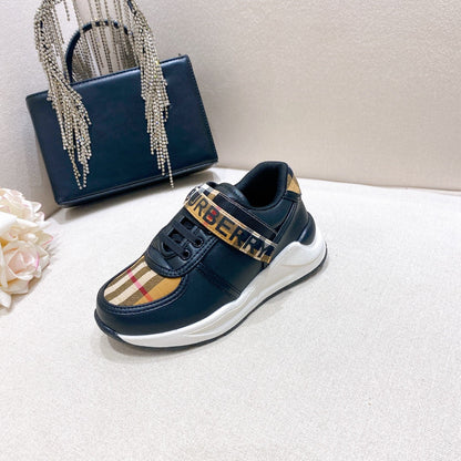 *BURBBER KIDS Sneakers 2 Color 's