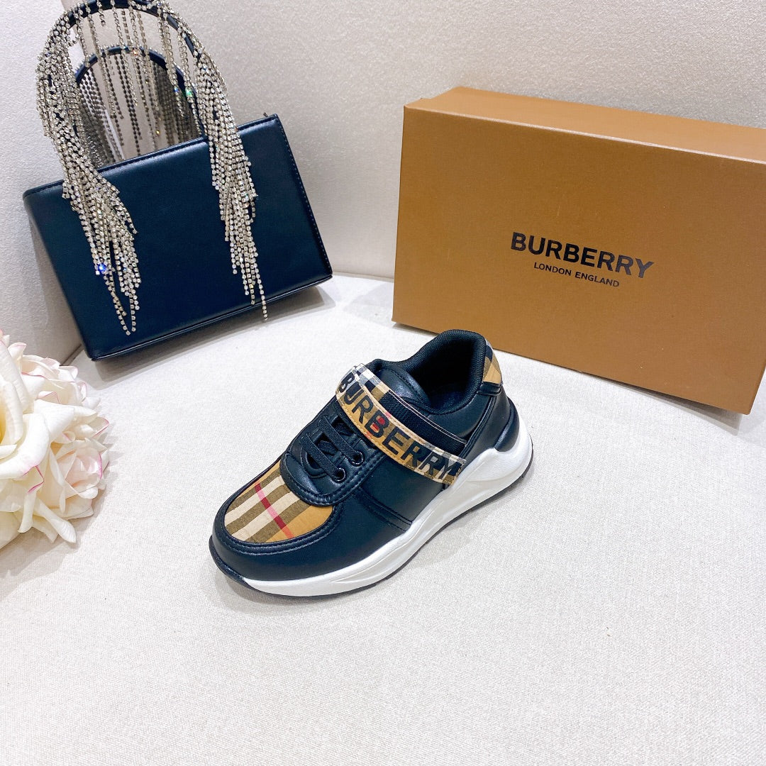 *BURBBER KIDS Sneakers 2 Color 's