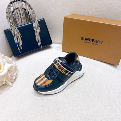 *BURBBER KIDS Sneakers 2 Color 's