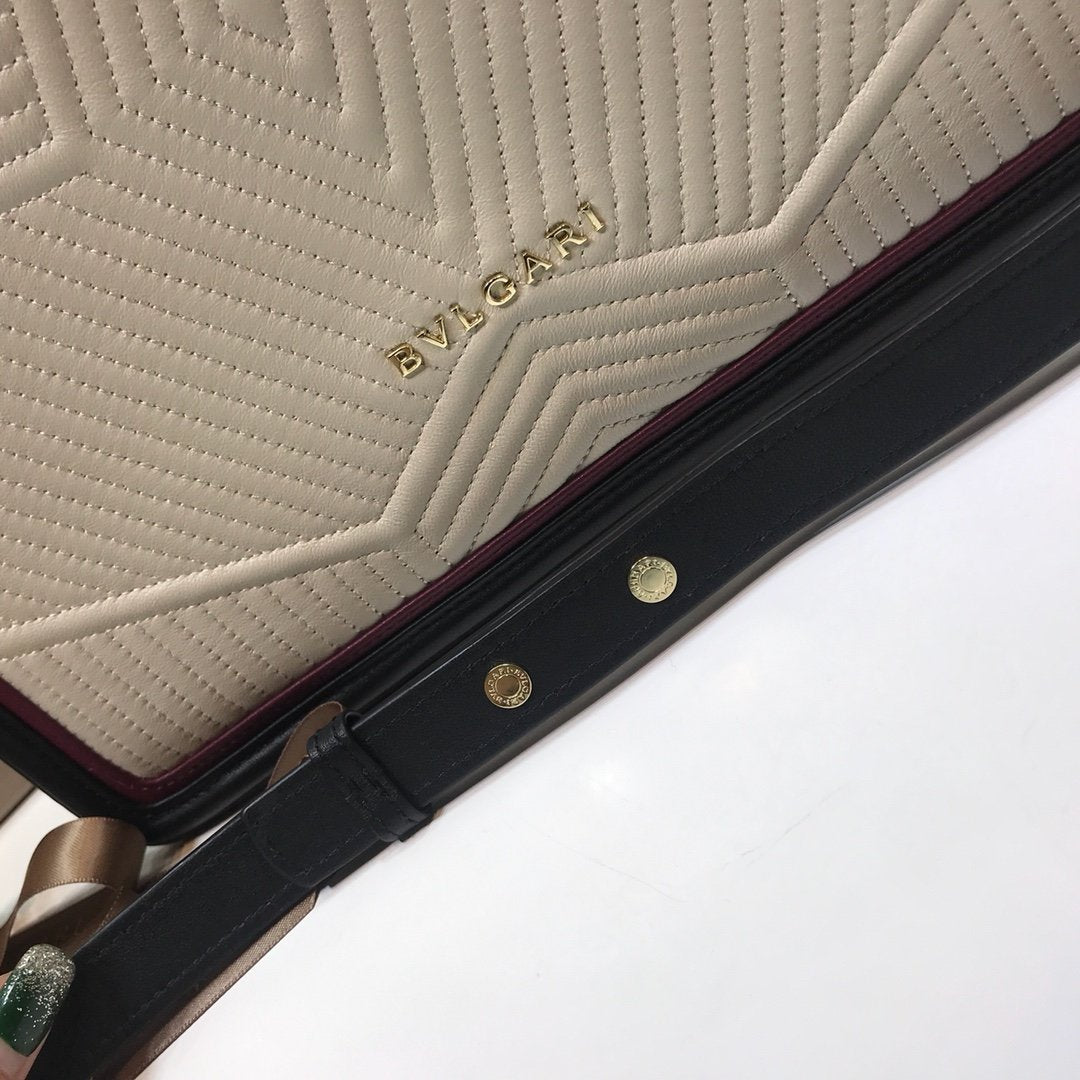 BLG  Bag White