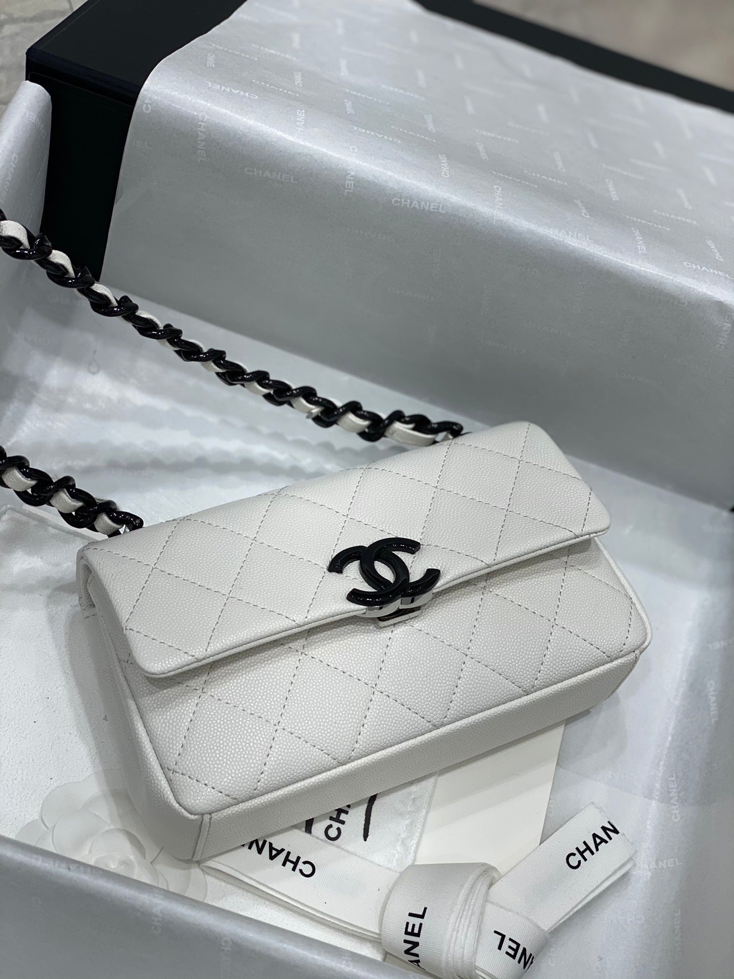 CHL  Bag White 24 cm