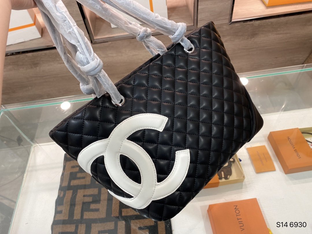 CHL Tote Bag 3 Color 's 30 Cm Medium