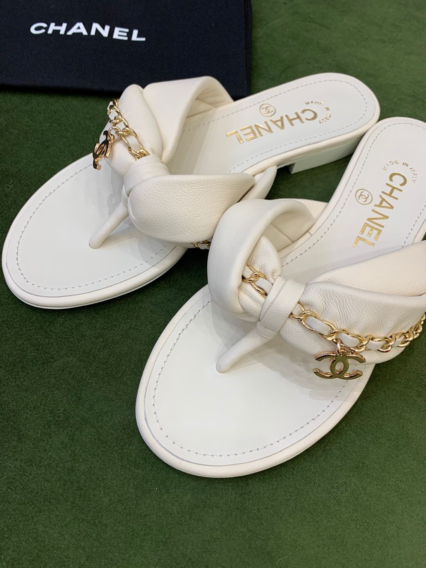 CHL   Slippers  4 color 's