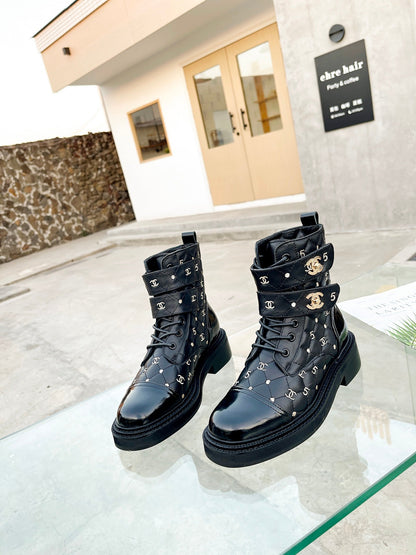 CHL  Boots Low  logo