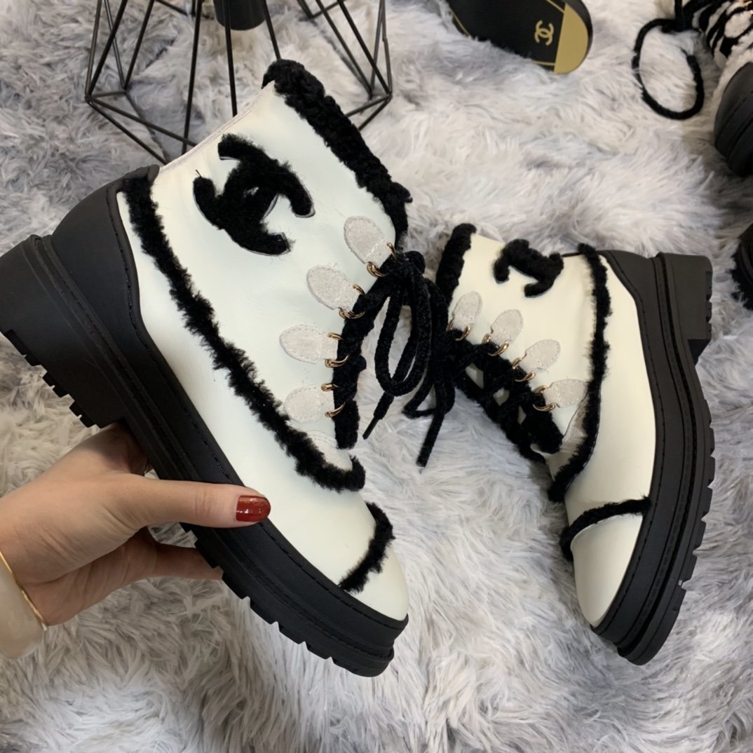 CHL  Boots White Shearling