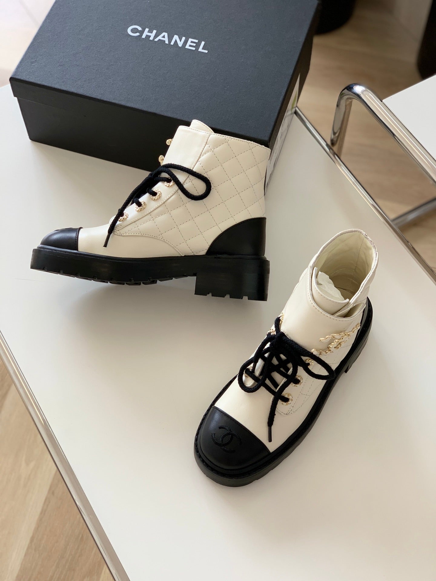CHL  Boots 2 Color 's