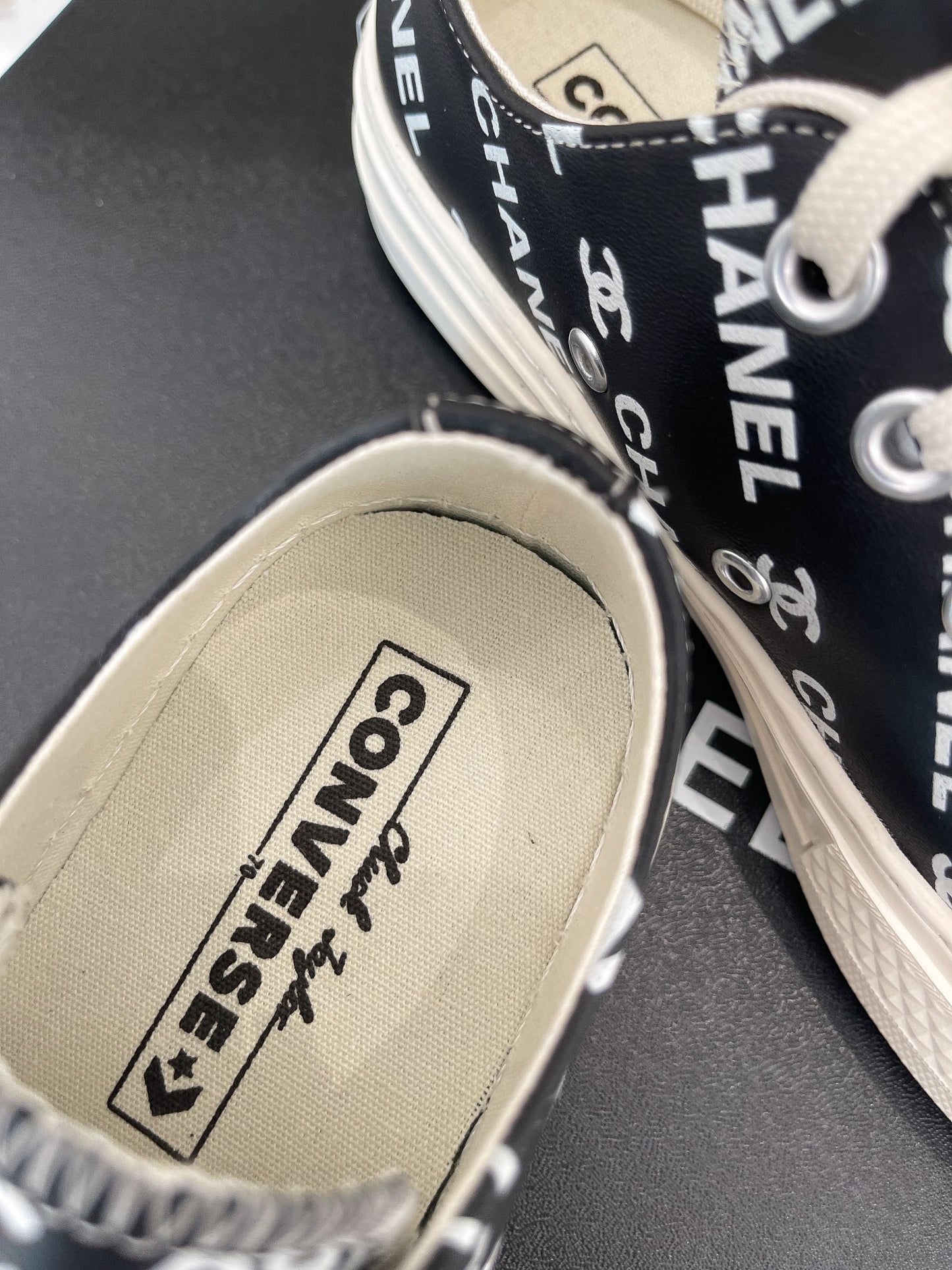 CHL  vs Convers Sneakers  2 Color 's