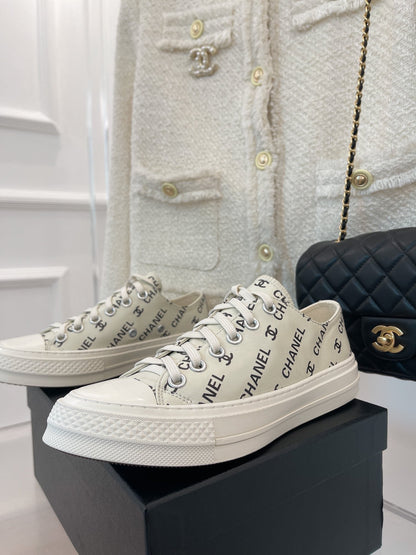CHL  vs Convers Sneakers  2 Color 's