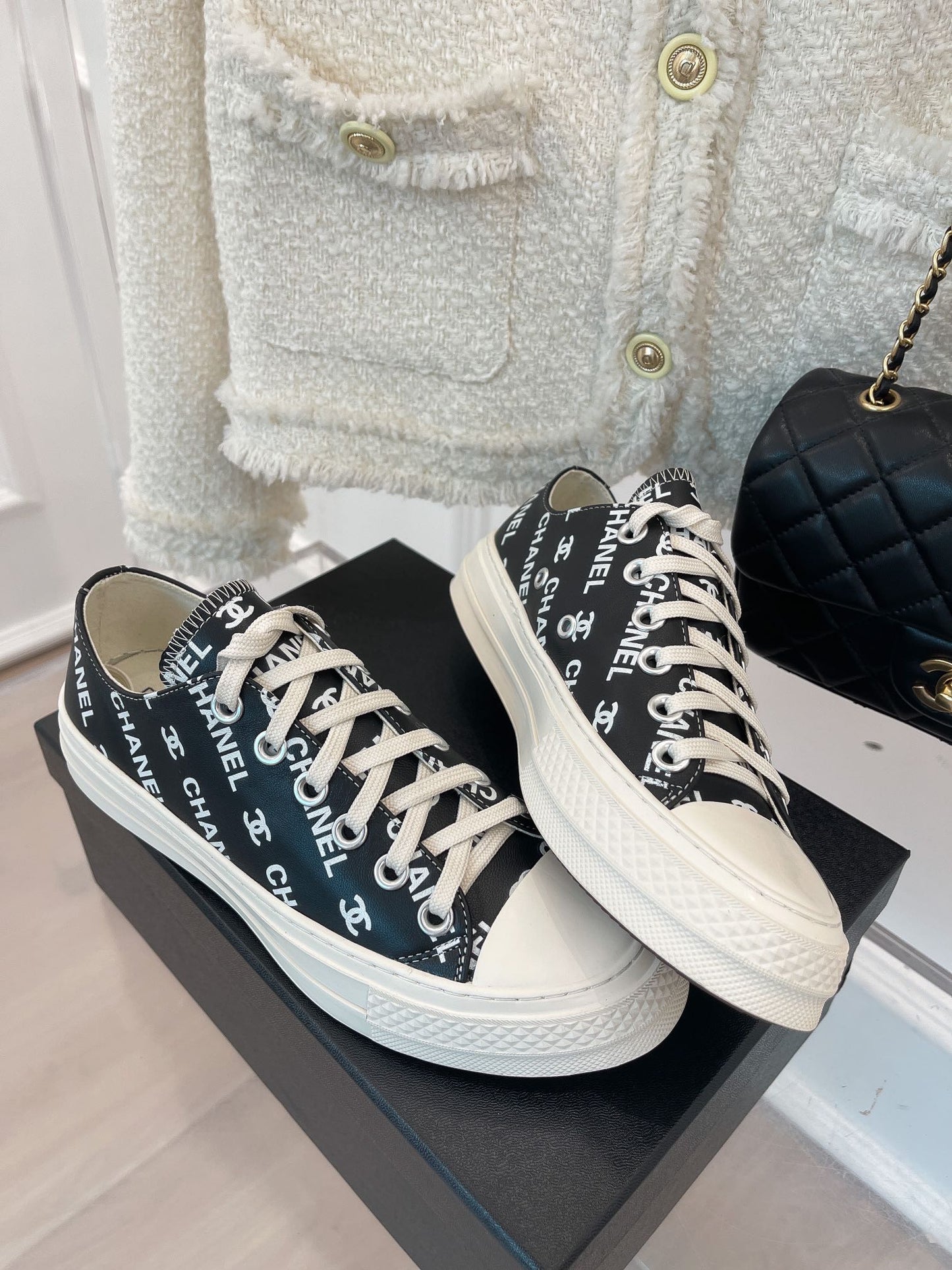 CHL  vs Convers Sneakers  2 Color 's