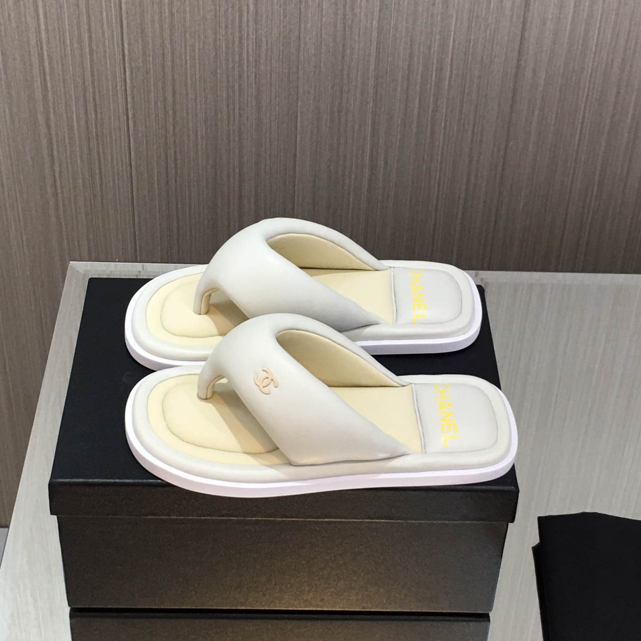 CHL  Slippers  3 color 's
