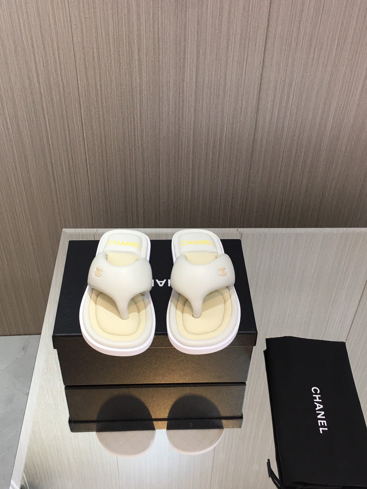 CHL  Slippers  3 color 's