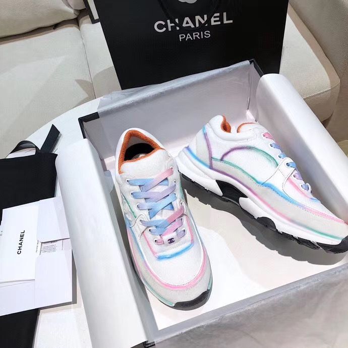 CHL Sneakers Run Away