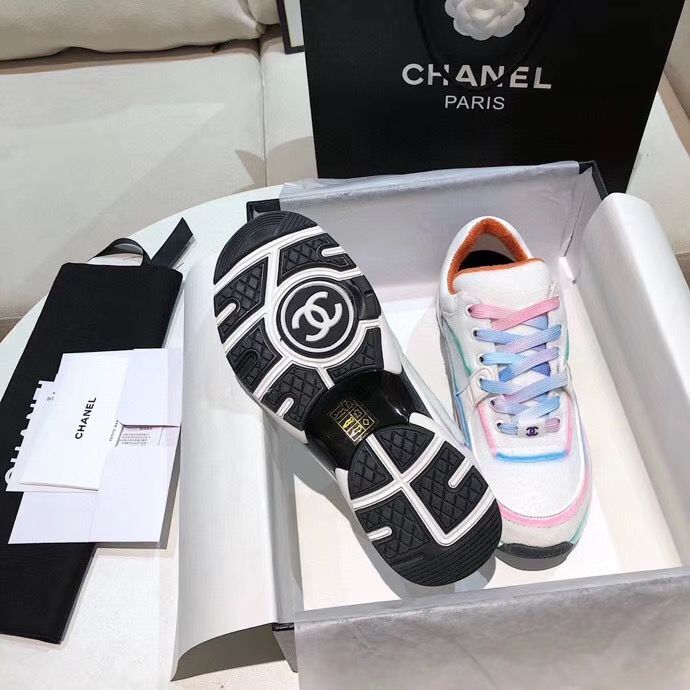 CHL Sneakers Run Away