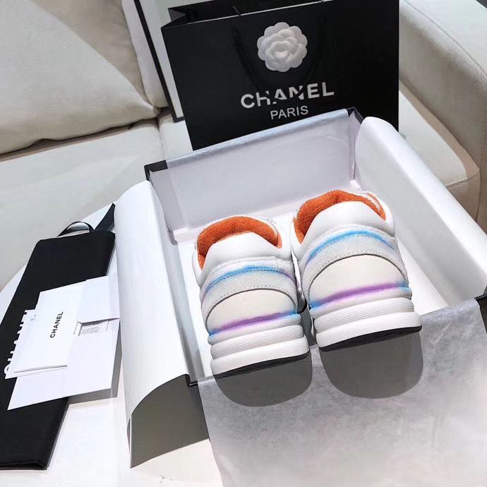 CHL Sneakers Run Away