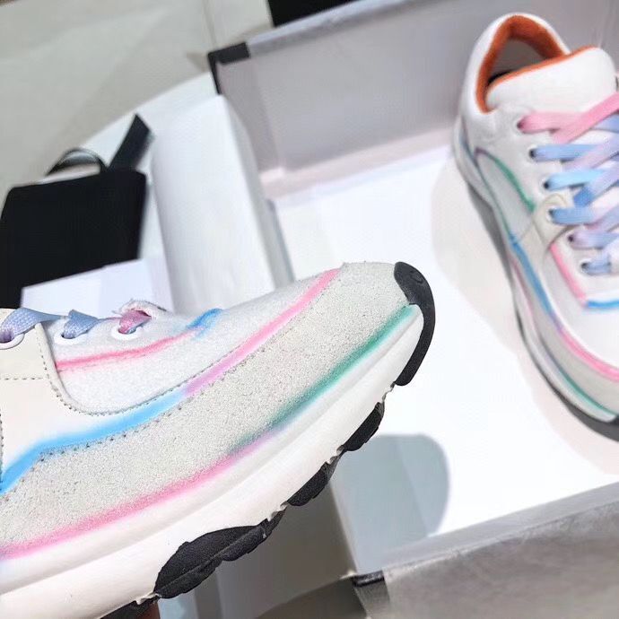 CHL Sneakers Run Away