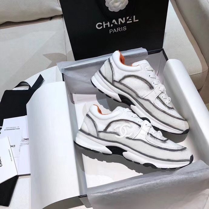 CHL Sneakers Run Away