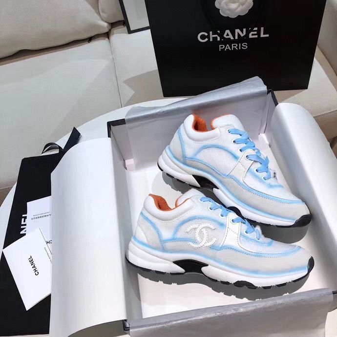 CHL Sneakers Run Away
